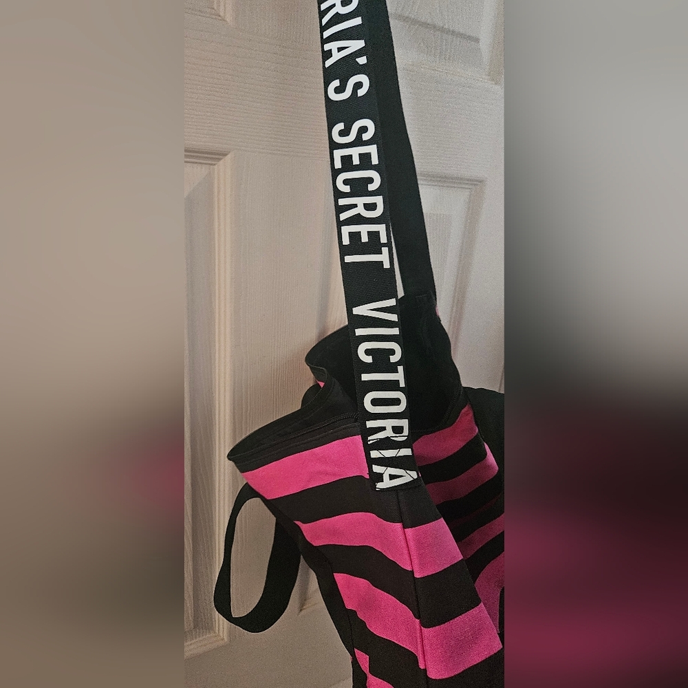 Victoria's Secret Striped Tote Bag - Picture 4 of 7